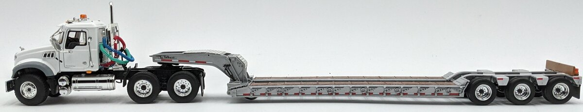 First Gear 1:50 Diecast Mack Granite w/Wilver Lowboy Trailer VG