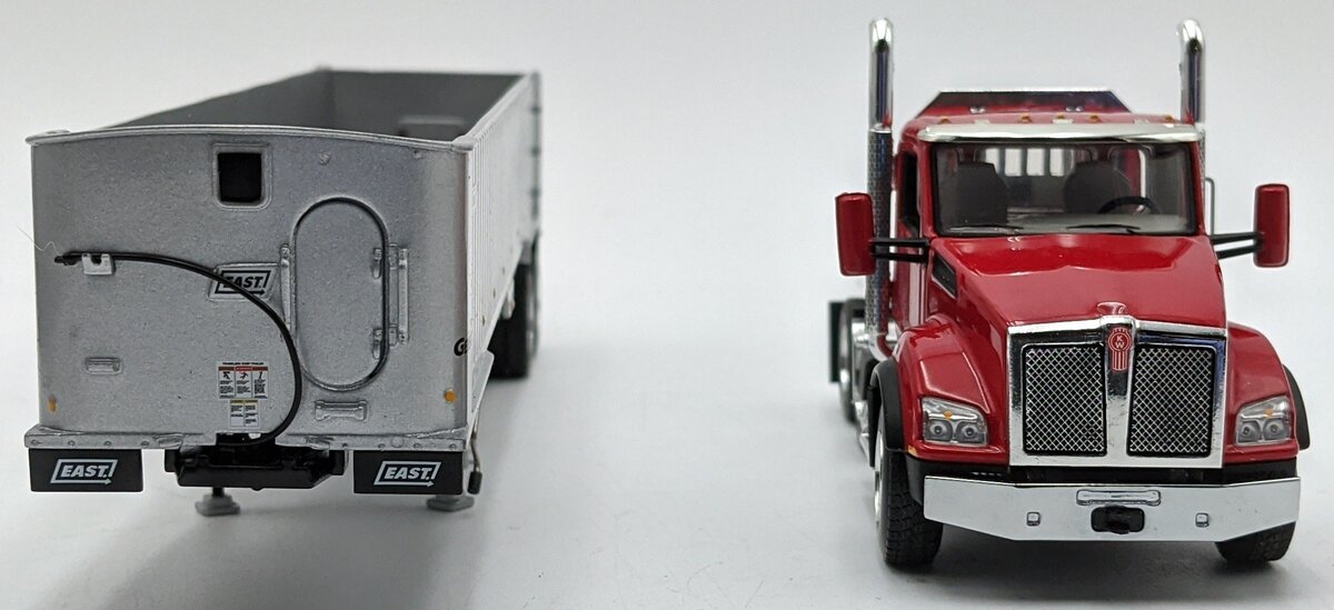 First Gear 50-3455 1:50 Kenworth T880 with East Genesis  End Dump Trailer NIB