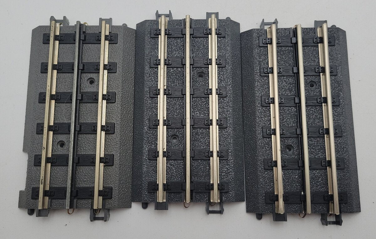 MTH O Gauge Assorted Straight Track and Crossover  [8] EX