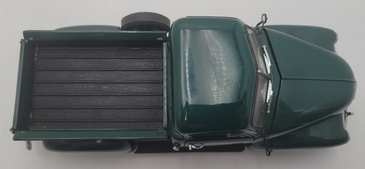 Danbury Mint 1953 1:24 Scale Dark Moss Green Chevrolet Pickup EX/Box