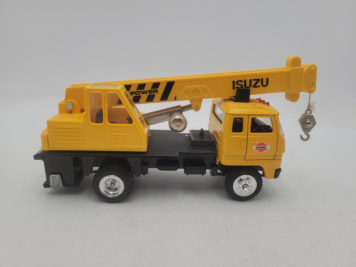 Yonezawa Toys 13-0284 1:40 Scale Diapet Isuzu Crane Truck Diecast Model EX/Box