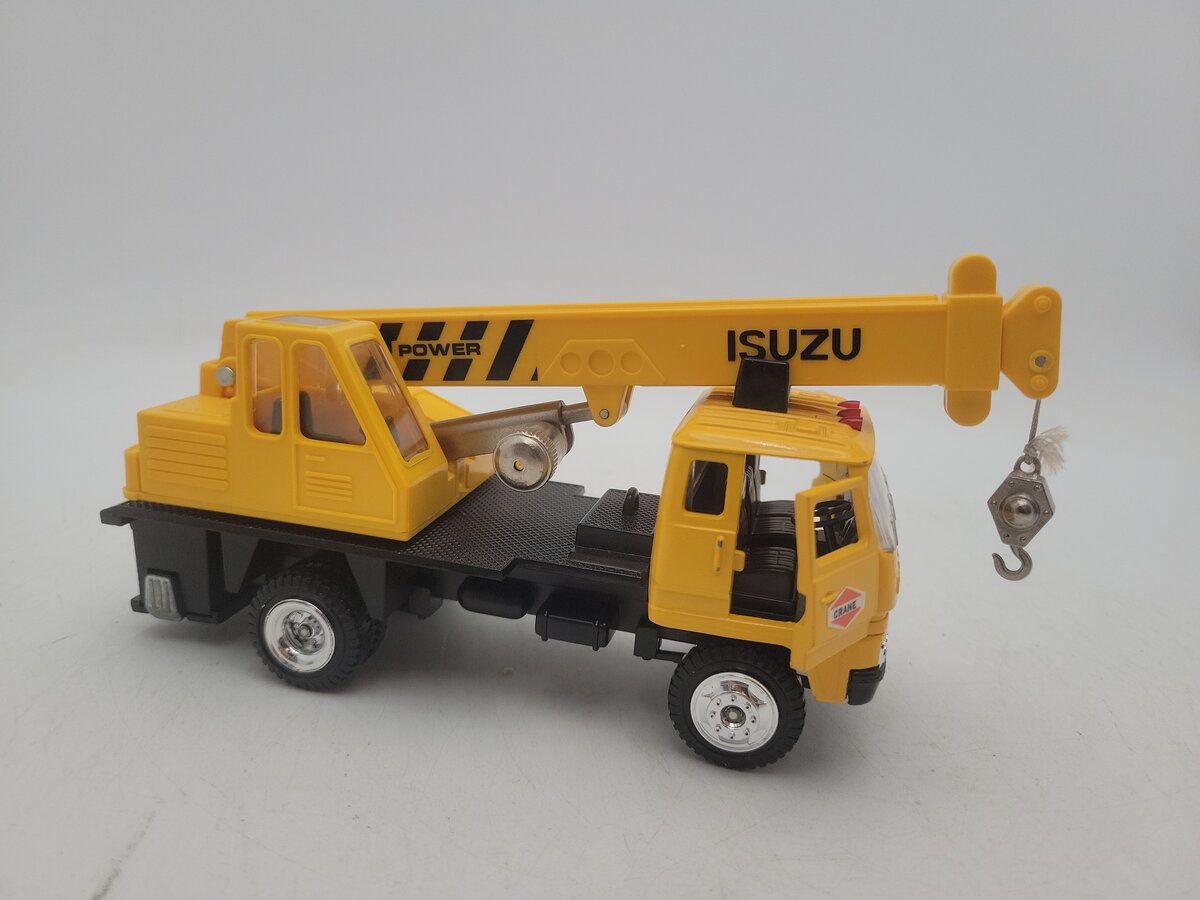 Yonezawa Toys 13-0284 1:40 Scale Diapet Isuzu Crane Truck Diecast Model EX/Box