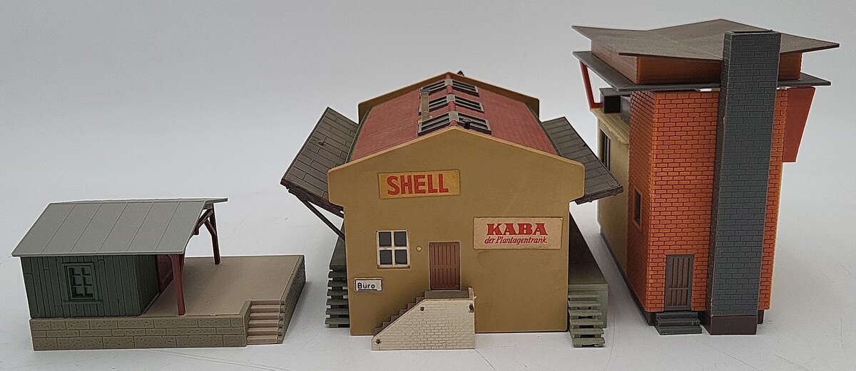 Kibri & Other HO Scale Assorted Assembled Buildings [3] EX