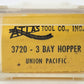 Atlas 3720 N Scale Union Pacific 3-Bay Covered Hopper #19711 EX/Box