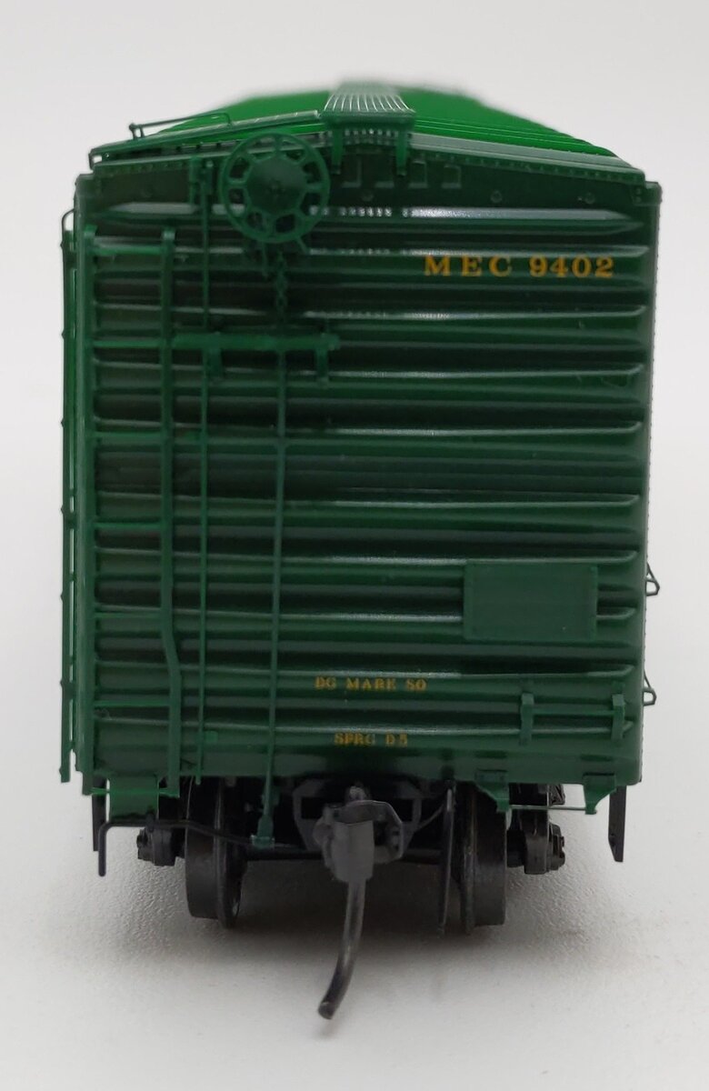 Kadee 6113 HO Maine Central 50' PS-1 Boxcar with Scale Coupler #9402 EX/Box