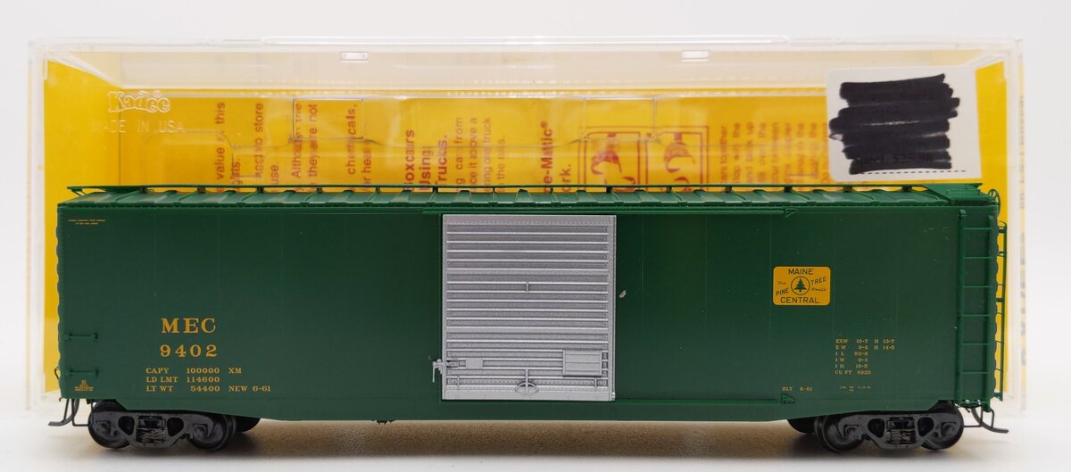 Kadee 6113 HO Maine Central 50' PS-1 Boxcar with Scale Coupler #9402 EX/Box