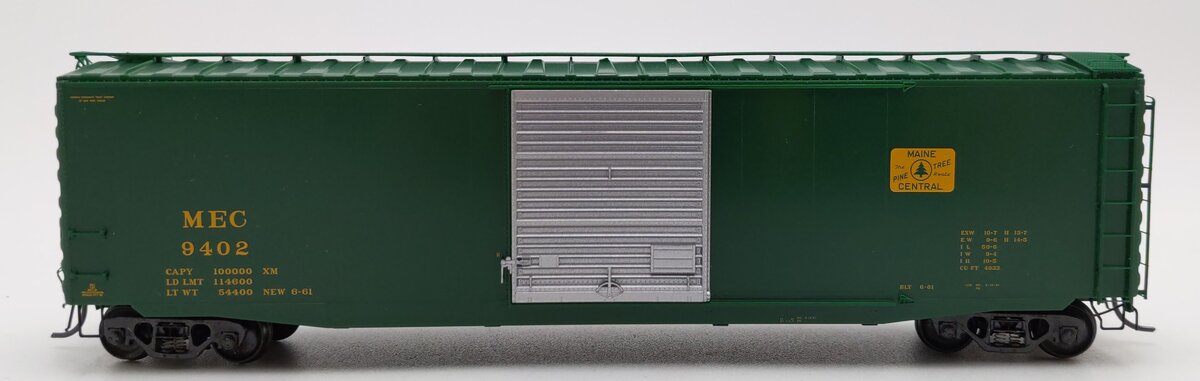 Kadee 6113 HO Maine Central 50' PS-1 Boxcar with Scale Coupler #9402 EX/Box