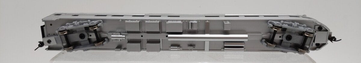 Walthers 910-30350 HO Painted, Unlettered 85' Budd Observation - Ready To Run EX