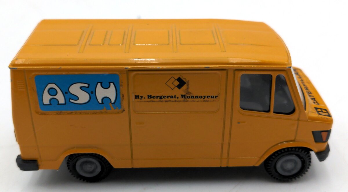 Conrad 30631:50 Scale Diecast Mercedes-Benz ASH Delivery Van EX