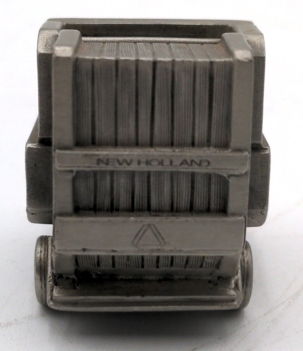New Holland 660 1:50 Scale Pewter 1994 Round Baler EX