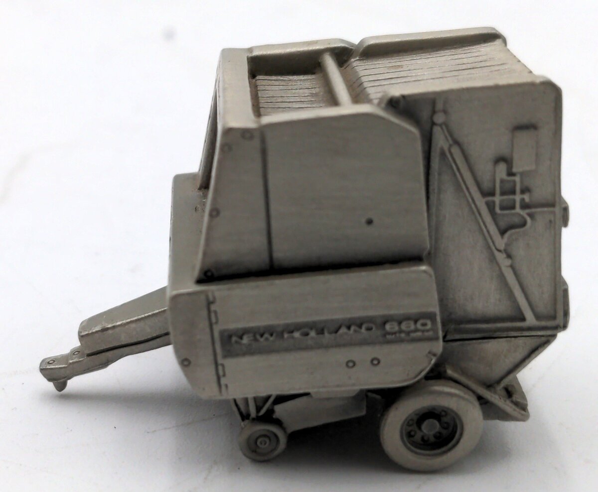 New Holland 660 1:50 Scale Pewter 1994 Round Baler EX