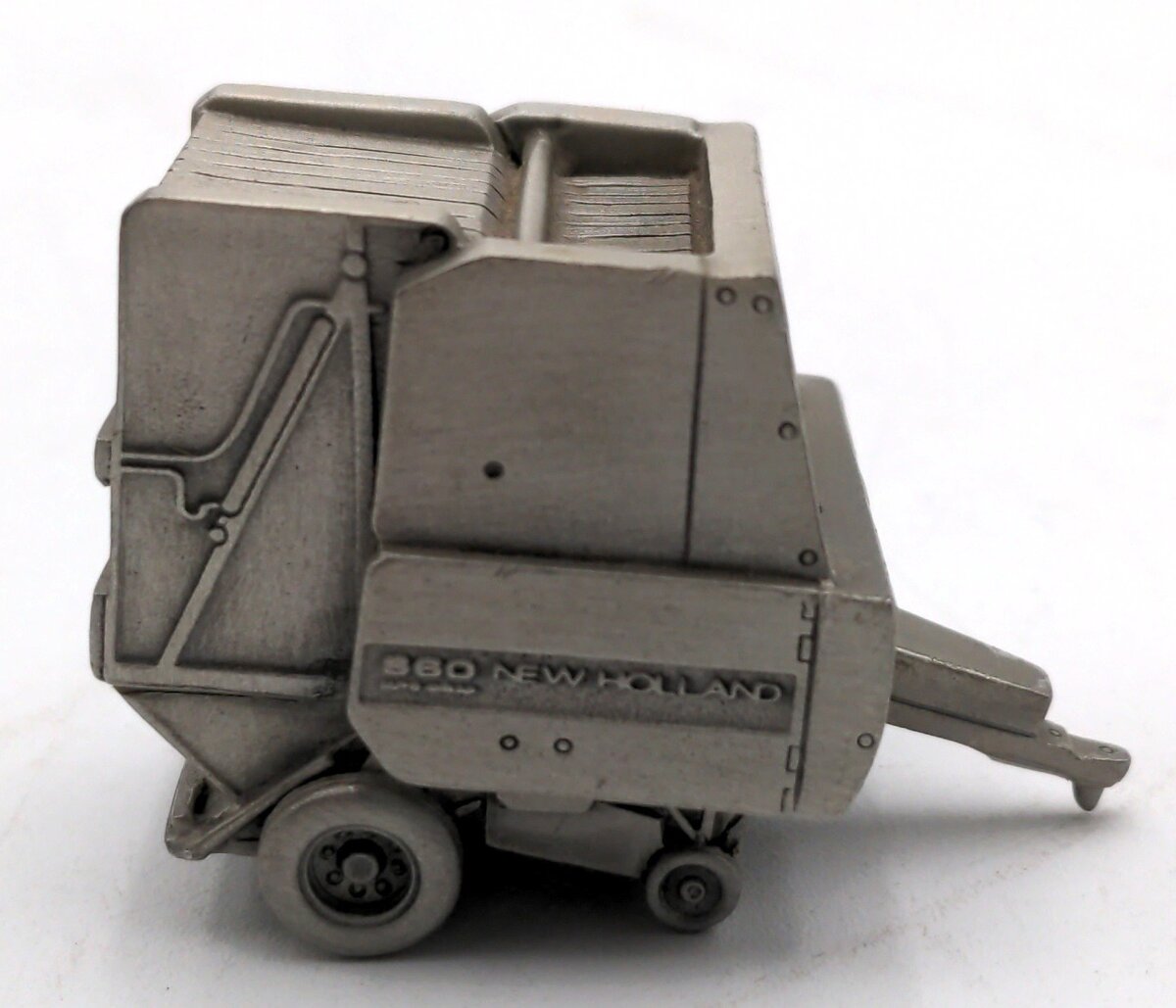 New Holland 660 1:50 Scale Pewter 1994 Round Baler EX