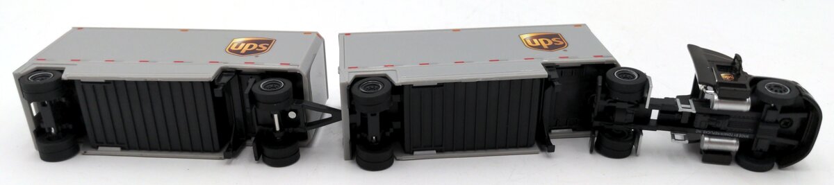 Tonkin 1:87 UPS Semi w/Double Pup Trailers EX