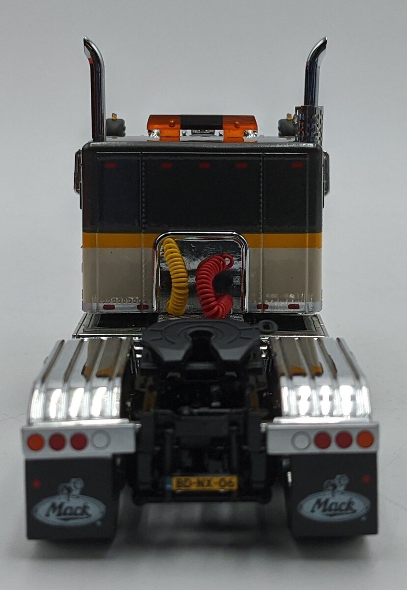 Tekno 87040 1:50 Diecast Mack RW Superliner 6x4 Truck Low Loader Trailer Herik NIB