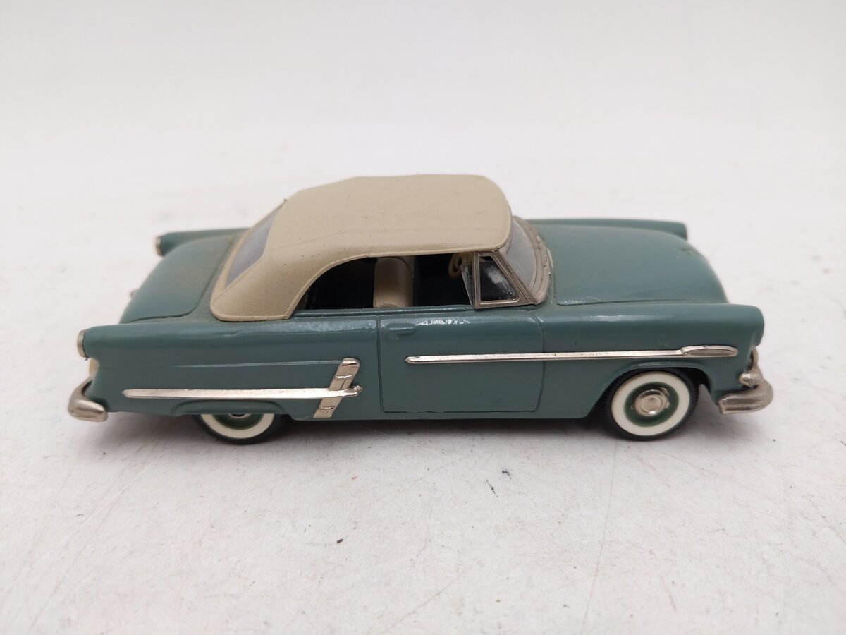 Collector's Classics 211805 1:43 1953 Ford Sunliner EX/Box