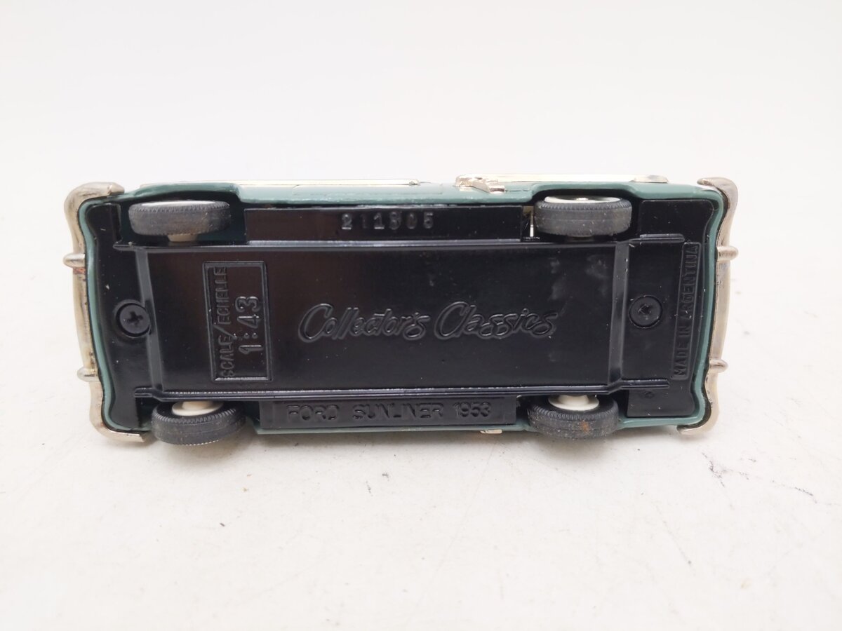 Collector's Classics 211805 1:43 1953 Ford Sunliner EX/Box