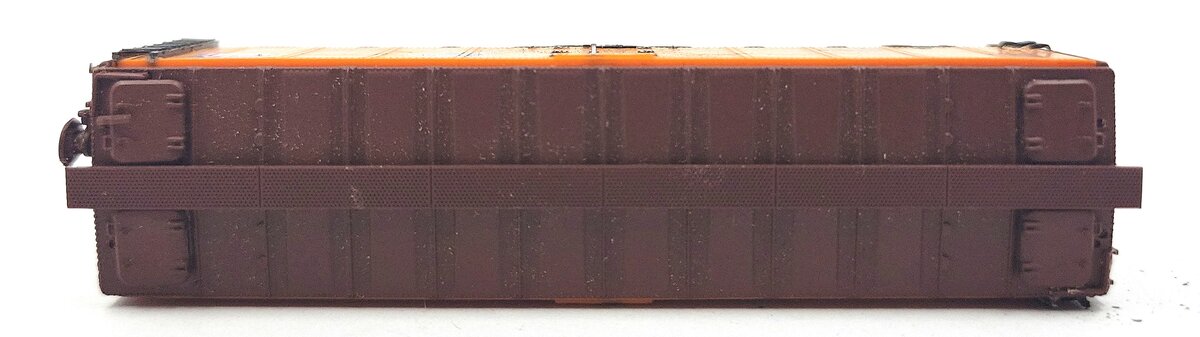 InterMountain 40501-11 HO PFE Double Herald Steel Sided Ice Bunker #47693 LN
