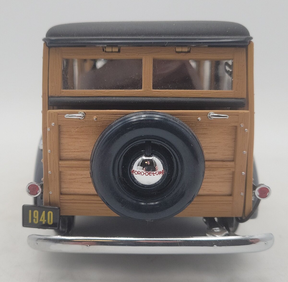 Danbury Mint 1:24 Scale 1940 Ford Deluxe Station Wagon EX/Box