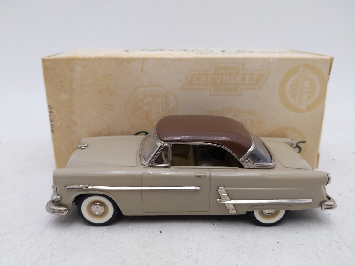 Collector's Classics 2016037 1:43 1953 Ford Hard Top Carnival Red EX/Box