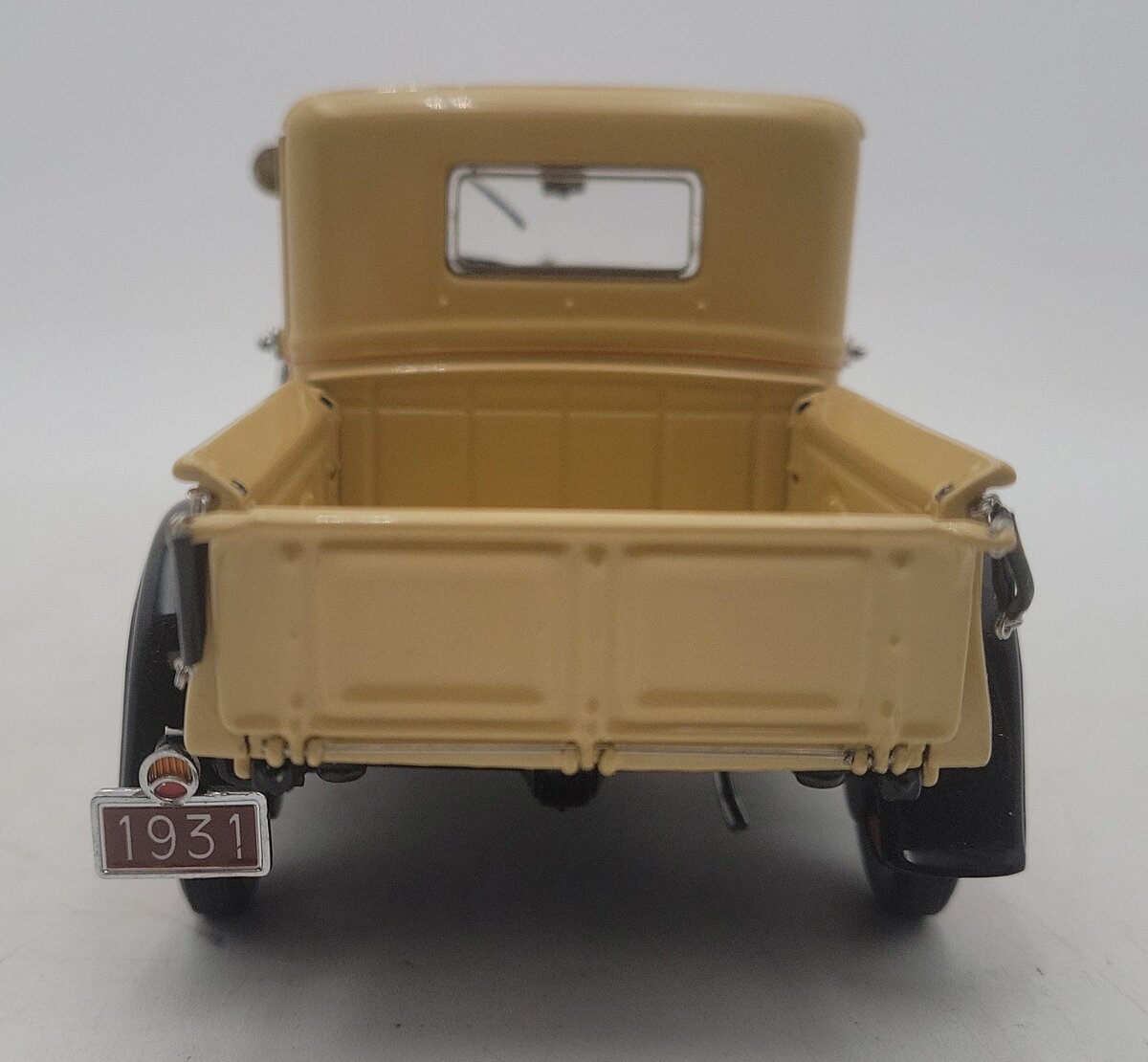 Danbury Mint 1:24 Scale 1931 Ford Model A Pickup Truck EX/Box