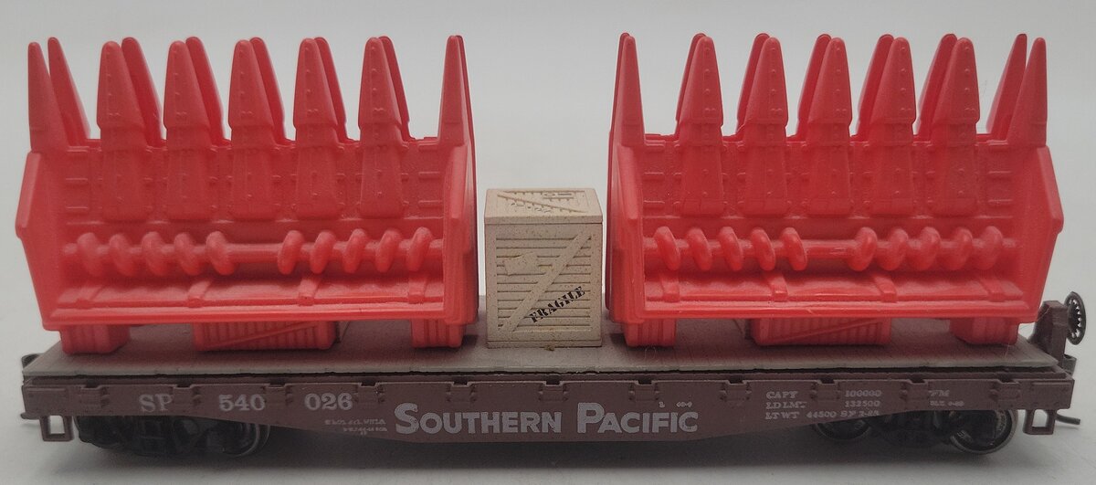 Athearn HO Scale Southern Pacific Flatcar #540026 W/ Load VG