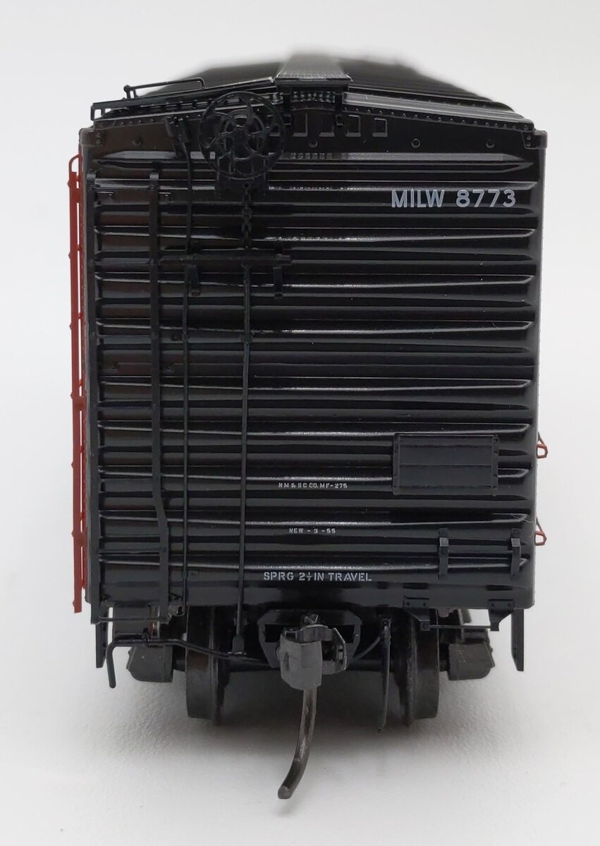 Kadee 4912 HO Milwaukee Road 40' PS-1 Boxcar w/ 7' Youngstown Door #8773 EX/Box
