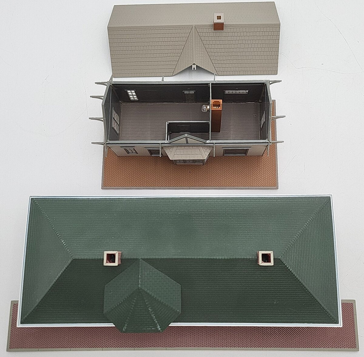 Walthers HO Scale Assorted Cornerstone Series Buildings: 933-4054, 933-2847 [2] EX