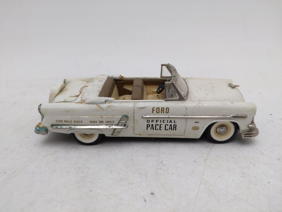 Collector's Classics 21499 1:43 1953 Ford Pace Car EX/Box