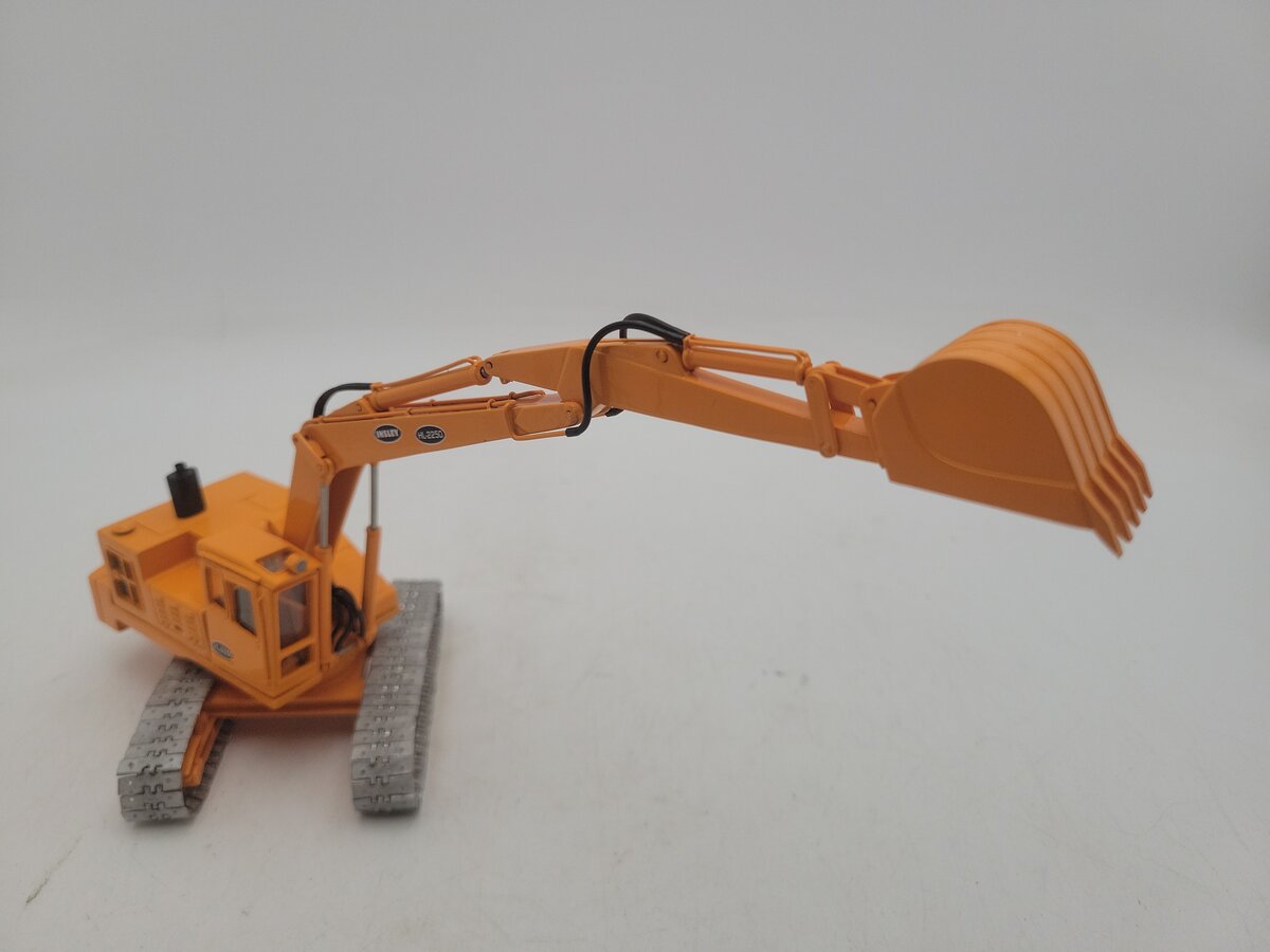 EMD HL-2250 1:50 Scale Yellow Insley Track Excavator Diecast Model EX/Box