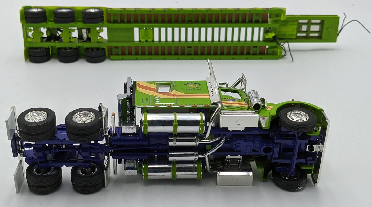 Tonkin 1:50 Diecast Kenworth W900L w/Sleeper St. Germain Green NIB
