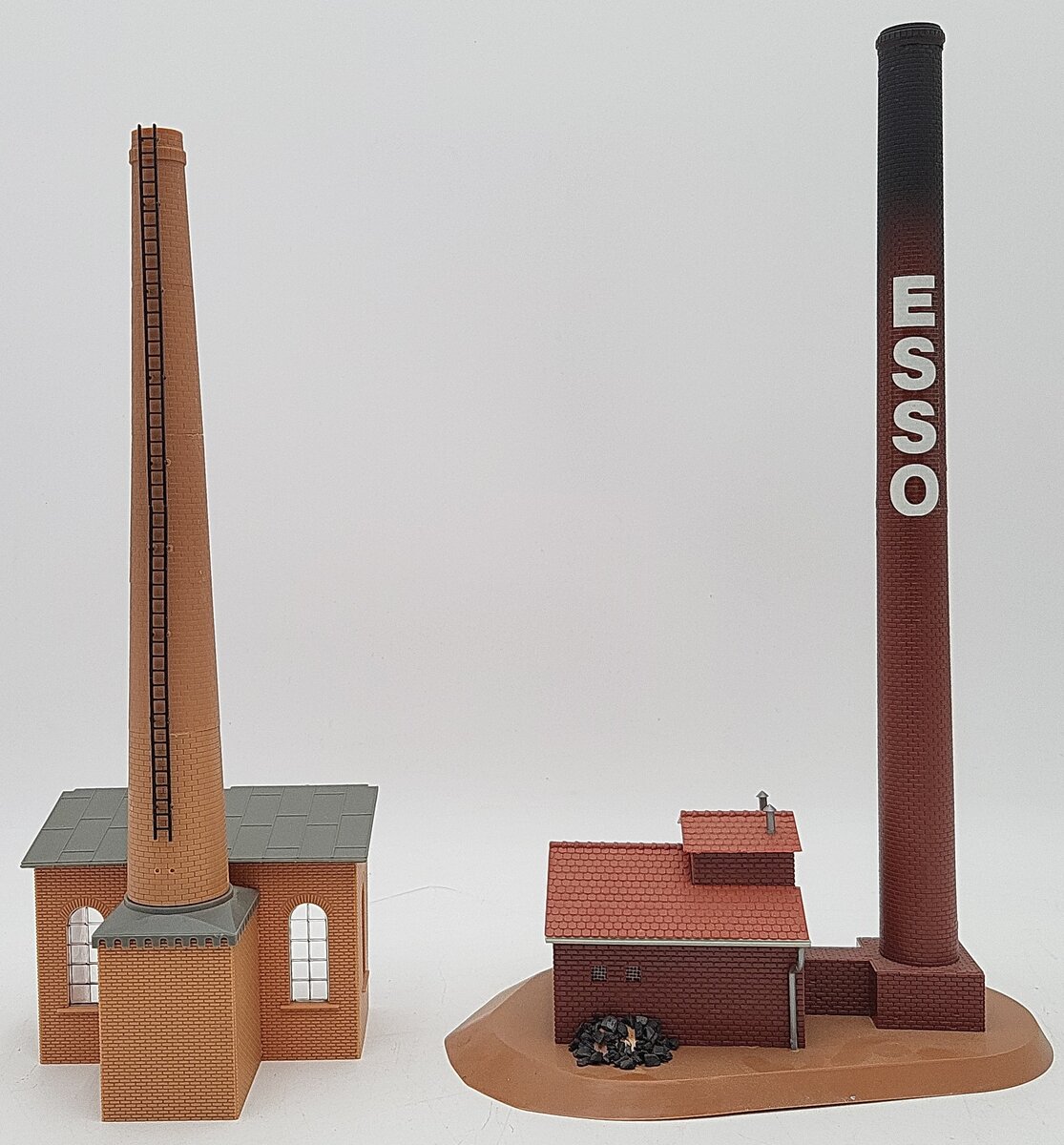 Vollmer & Other HO Scale Assorted Buildings: V551, 5750 [3] EX