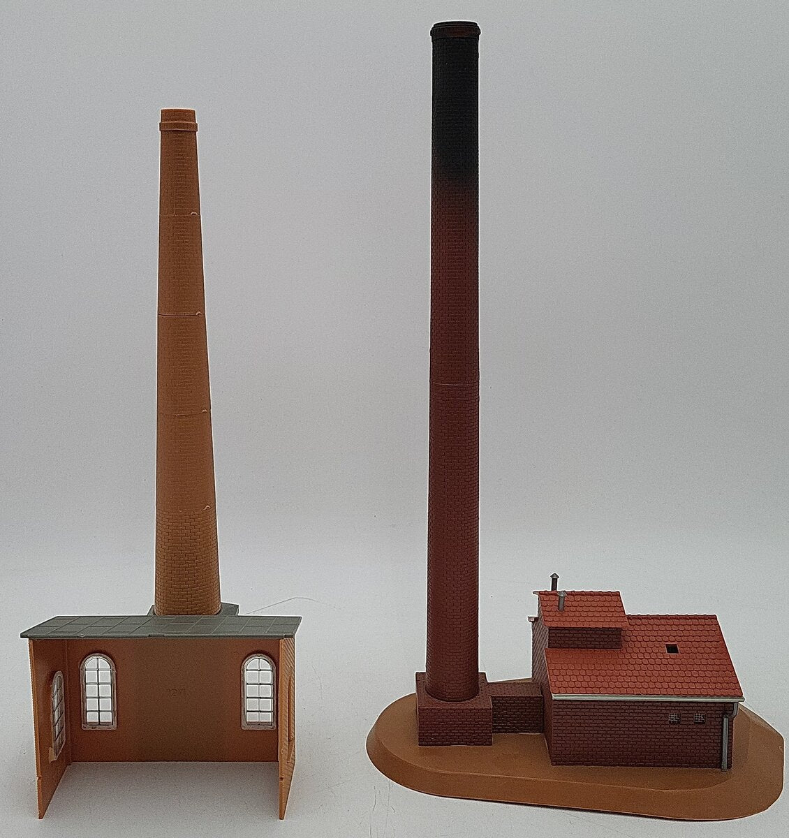 Vollmer & Other HO Scale Assorted Buildings: V551, 5750 [3] EX