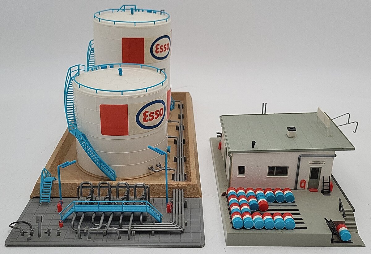 Kibri HO Scale Assorted Esso Buildings: 9900-9901, B-9808 [2] EX