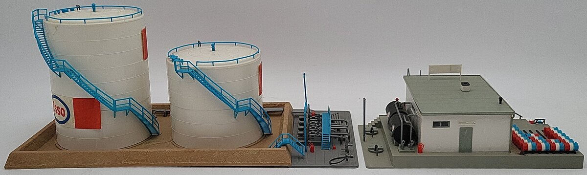 Kibri HO Scale Assorted Esso Buildings: 9900-9901, B-9808 [2] EX