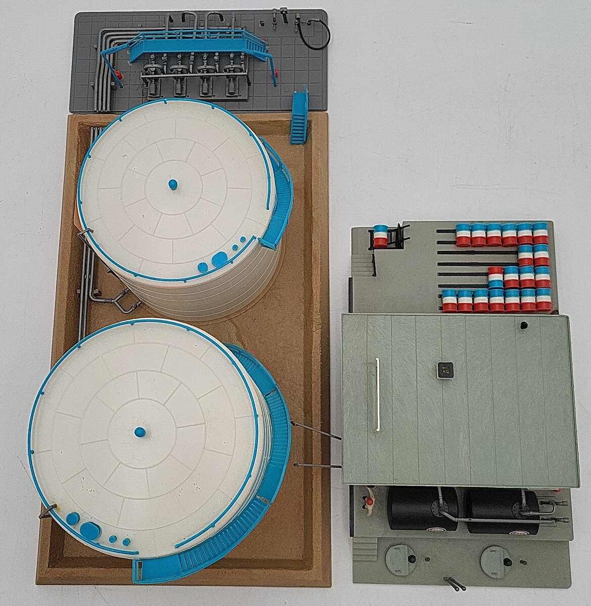 Kibri HO Scale Assorted Esso Buildings: 9900-9901, B-9808 [2] EX