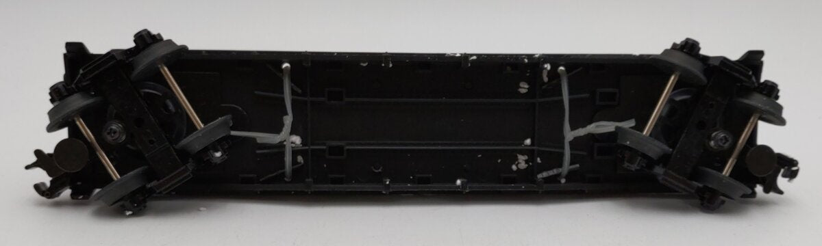 MTH 30-7624 O Gauge Auto Transport Flatcar with 2 Ertl '64 Corvettes #19640 LN/Box