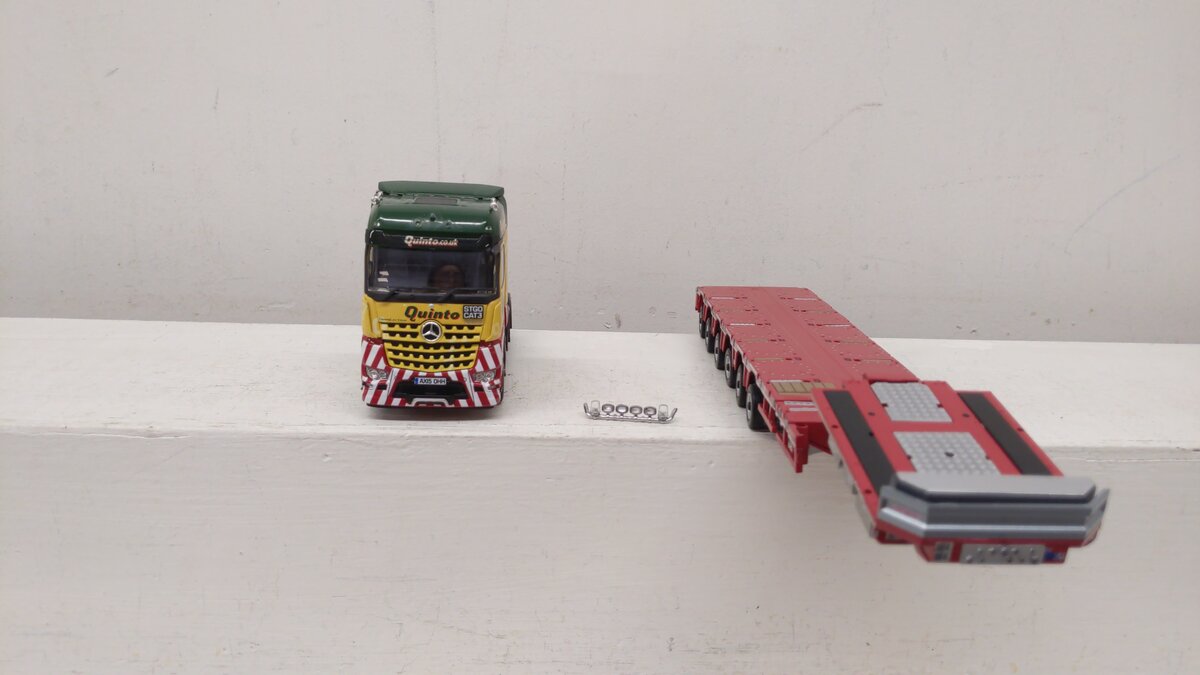 IMC 32-0018 1:50 Scale Quinto Mercedes Arocs Bigspace 6X4 W/Noteboom Diecast EX/Box