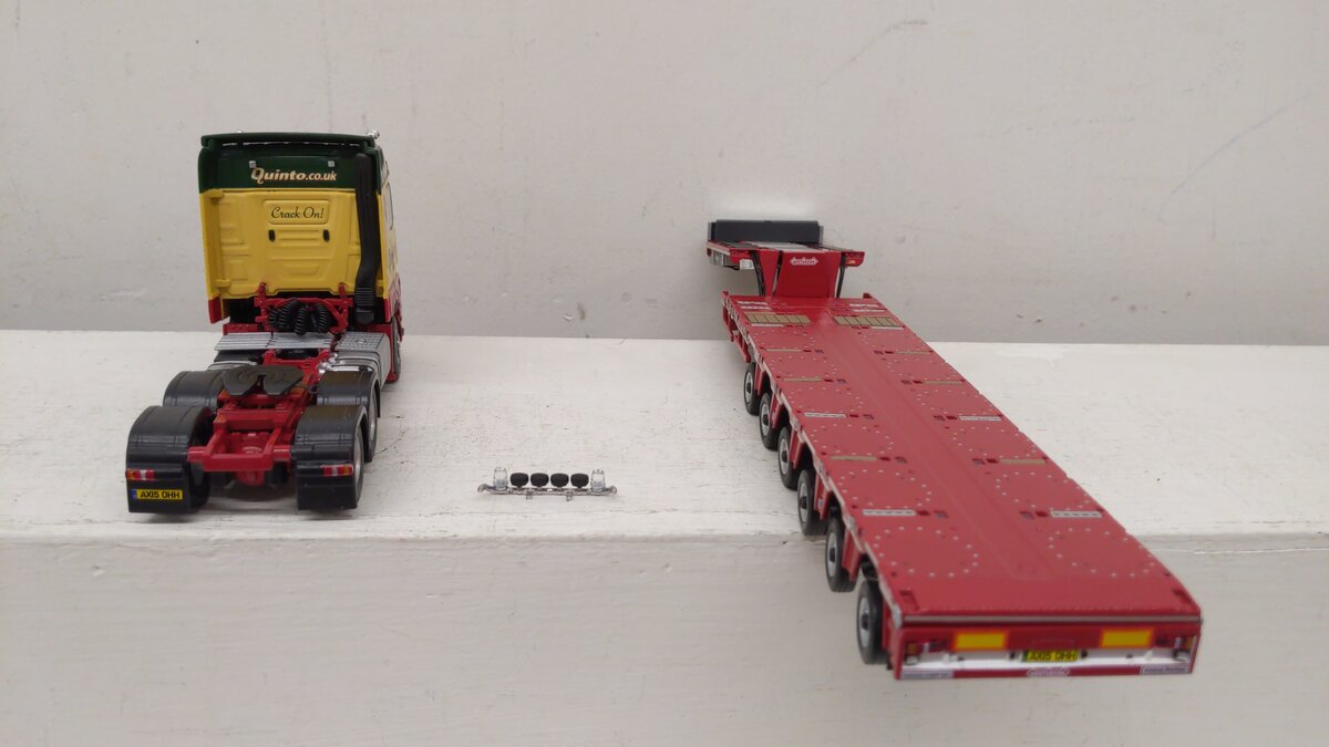 IMC 32-0018 1:50 Scale Quinto Mercedes Arocs Bigspace 6X4 W/Noteboom Diecast EX/Box