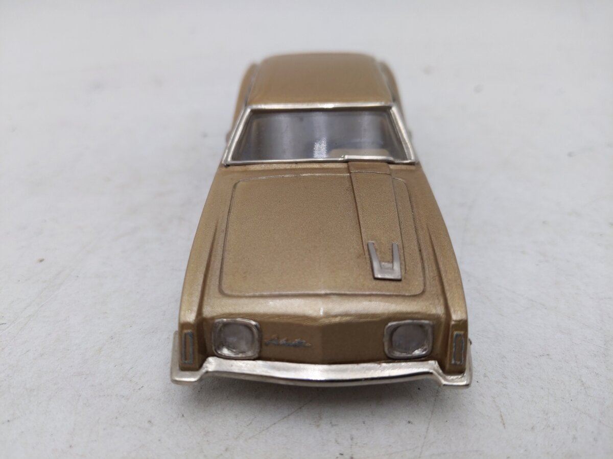 Collector's Classics 104532 1:43 1964 Studebaker Avanti EX/Box