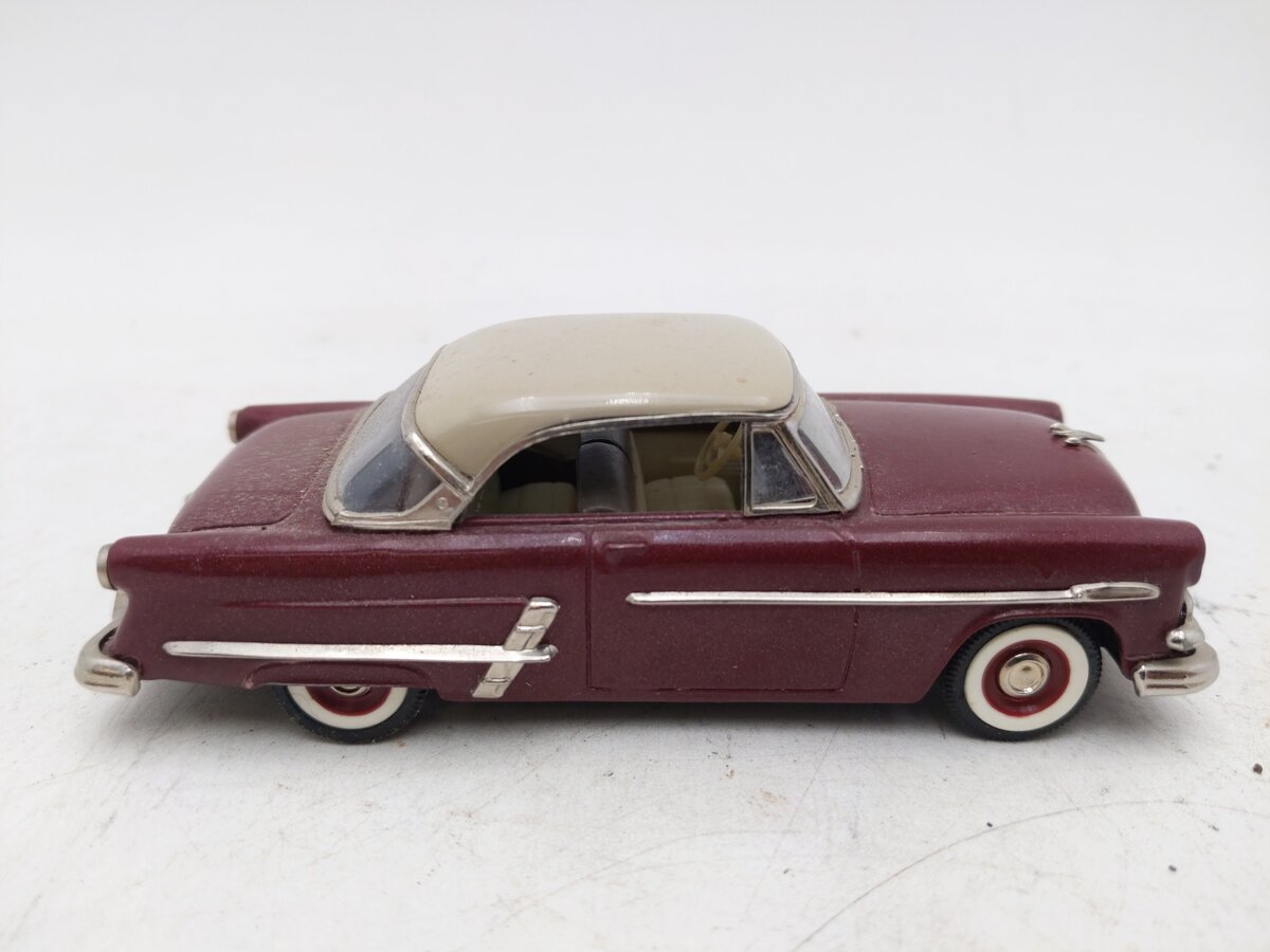 Collector's Classics 218299 1:43 1953 Ford Sunliner EX/Box