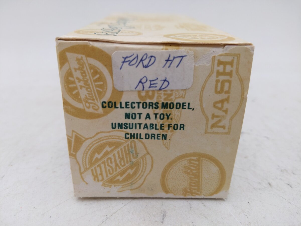 Collector's Classics 218299 1:43 1953 Ford Sunliner EX/Box
