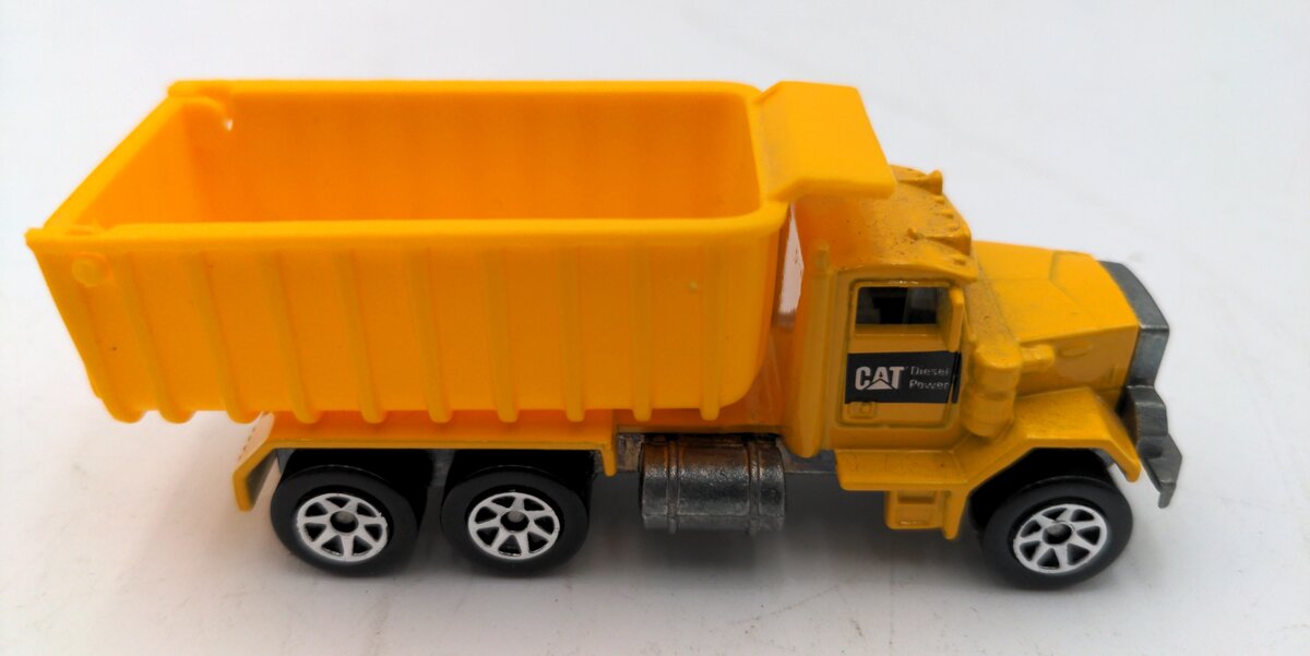Hot Wheels 1998 Caterpillar Peterbilt Dump Truck VG