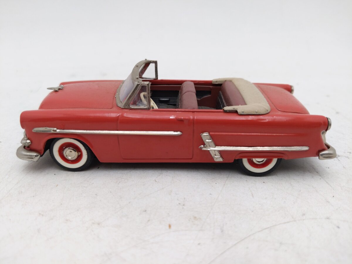 Collector's Classics 205451 1:43 1953 Ford Sunliner EX