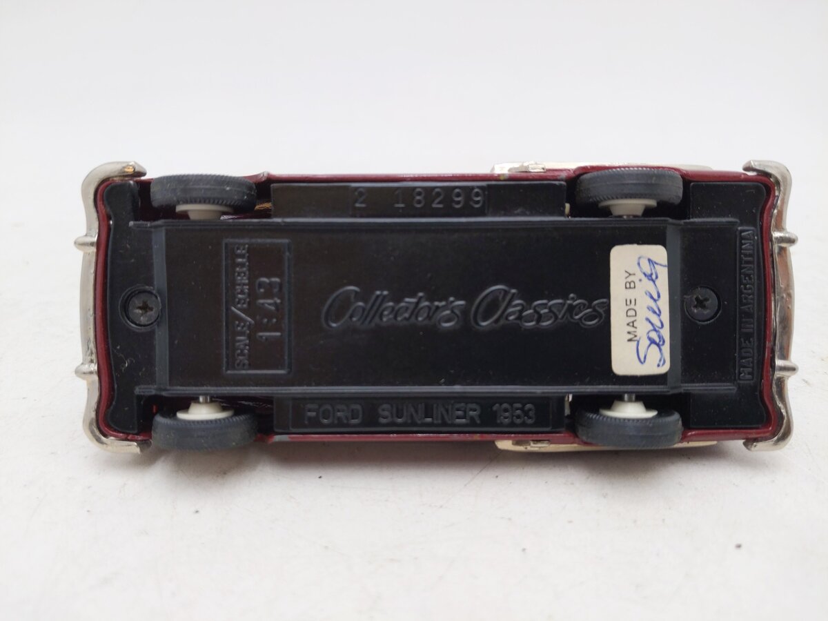 Collector's Classics 218299 1:43 1953 Ford Sunliner EX