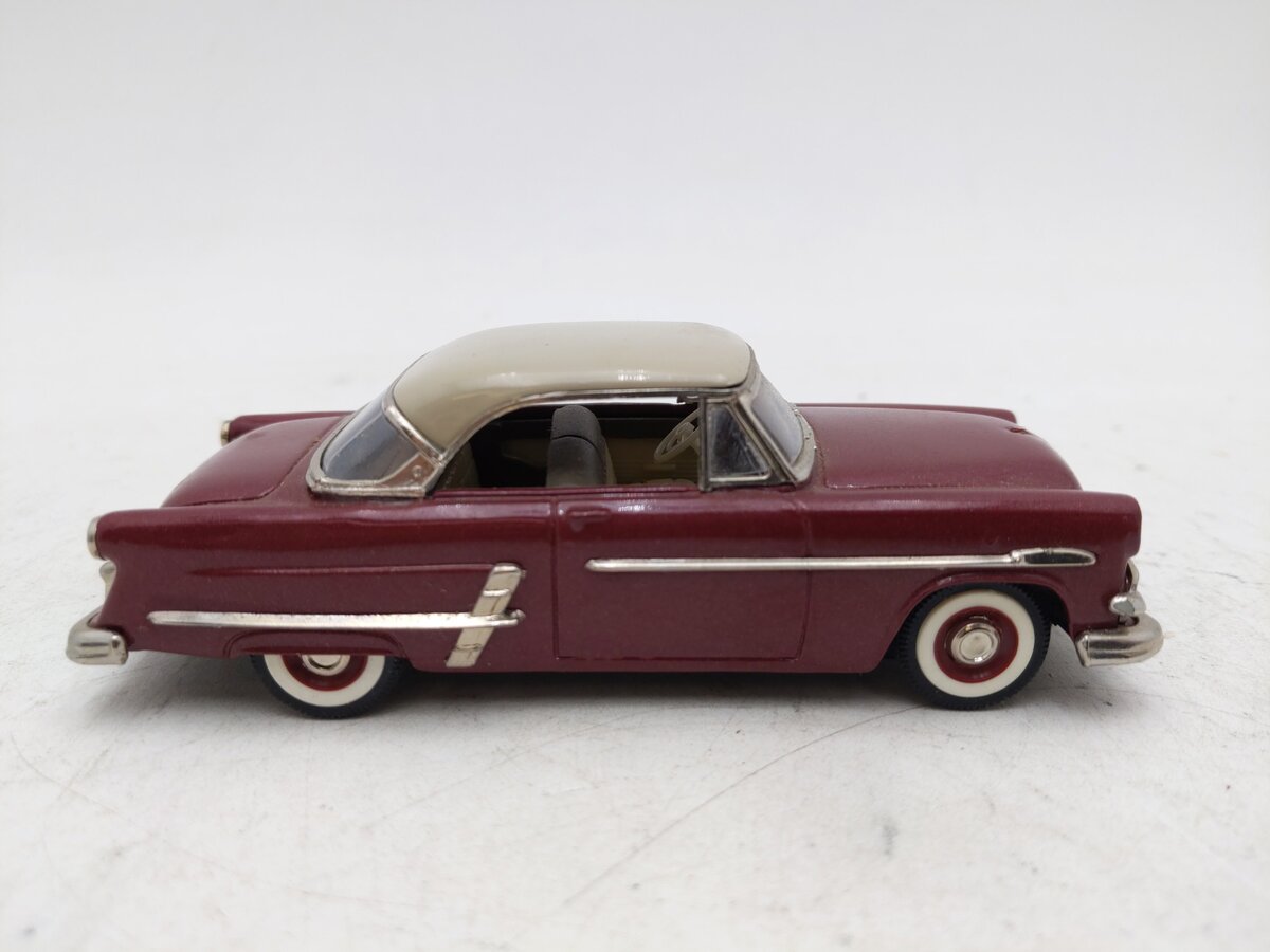 Collector's Classics 218299 1:43 1953 Ford Sunliner EX