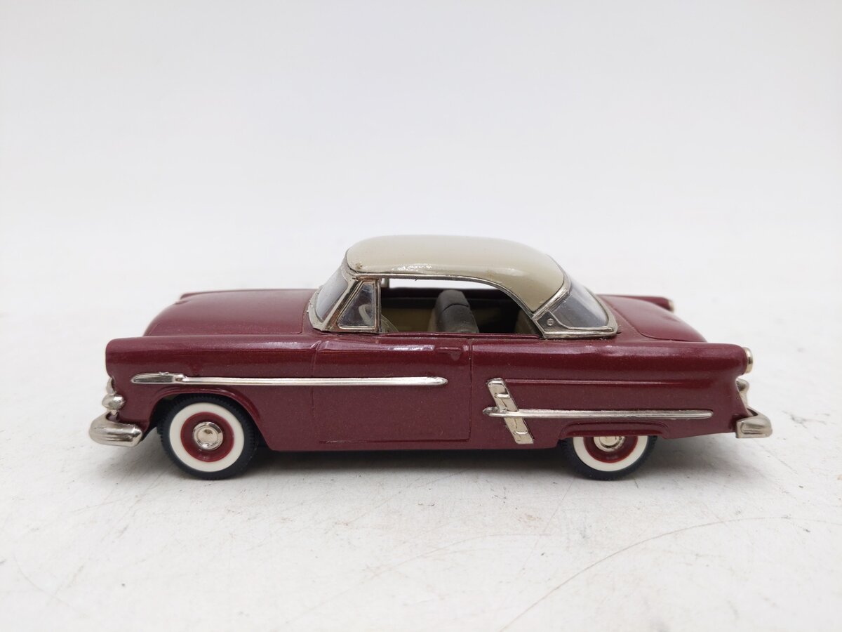 Collector's Classics 218299 1:43 1953 Ford Sunliner EX