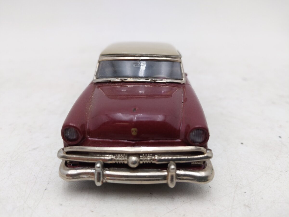 Collector's Classics 218299 1:43 1953 Ford Sunliner EX