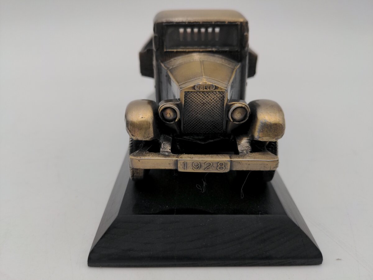 Volvo Merchandise Corp Volvo 1928 Automobile Desk Paperweight VG