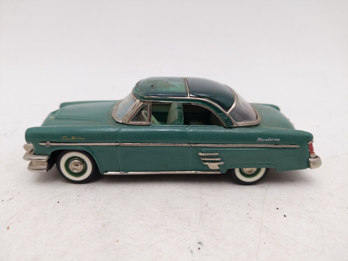 Collector's Classics 301262 1:43 1954 Mercury Monterey Sun Valley EX