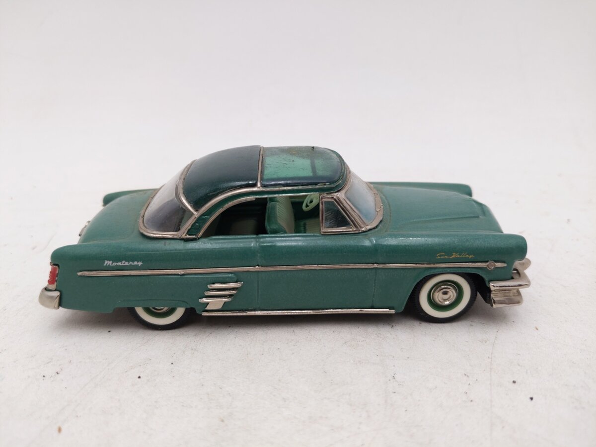 Collector's Classics 301262 1:43 1954 Mercury Monterey Sun Valley EX